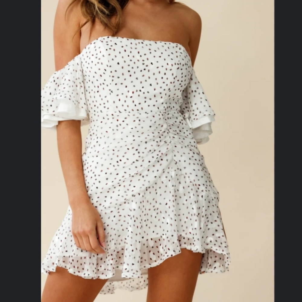 Saints + Secrets Savvy The Shoulder Dotted Dress Small